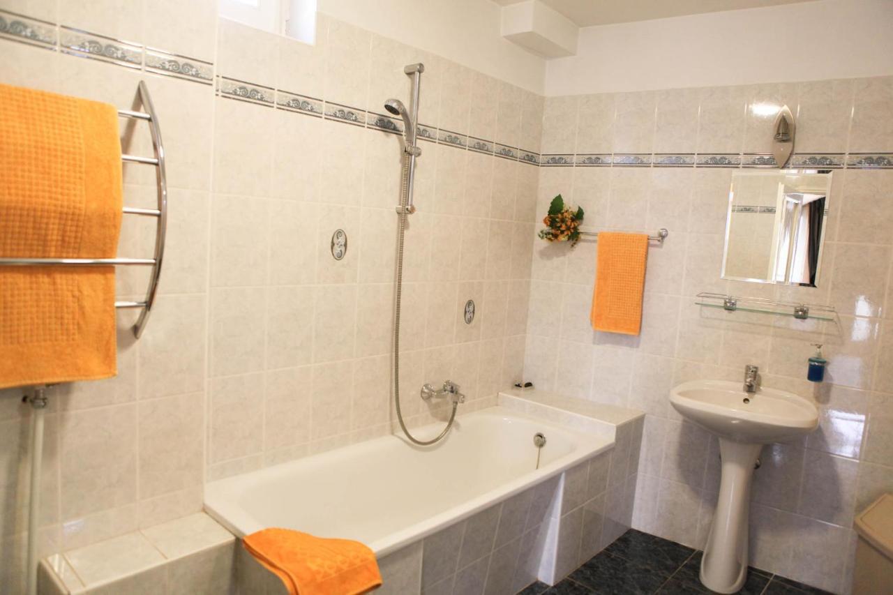 Barokk Antik Guest House Кечкемет Номер фото