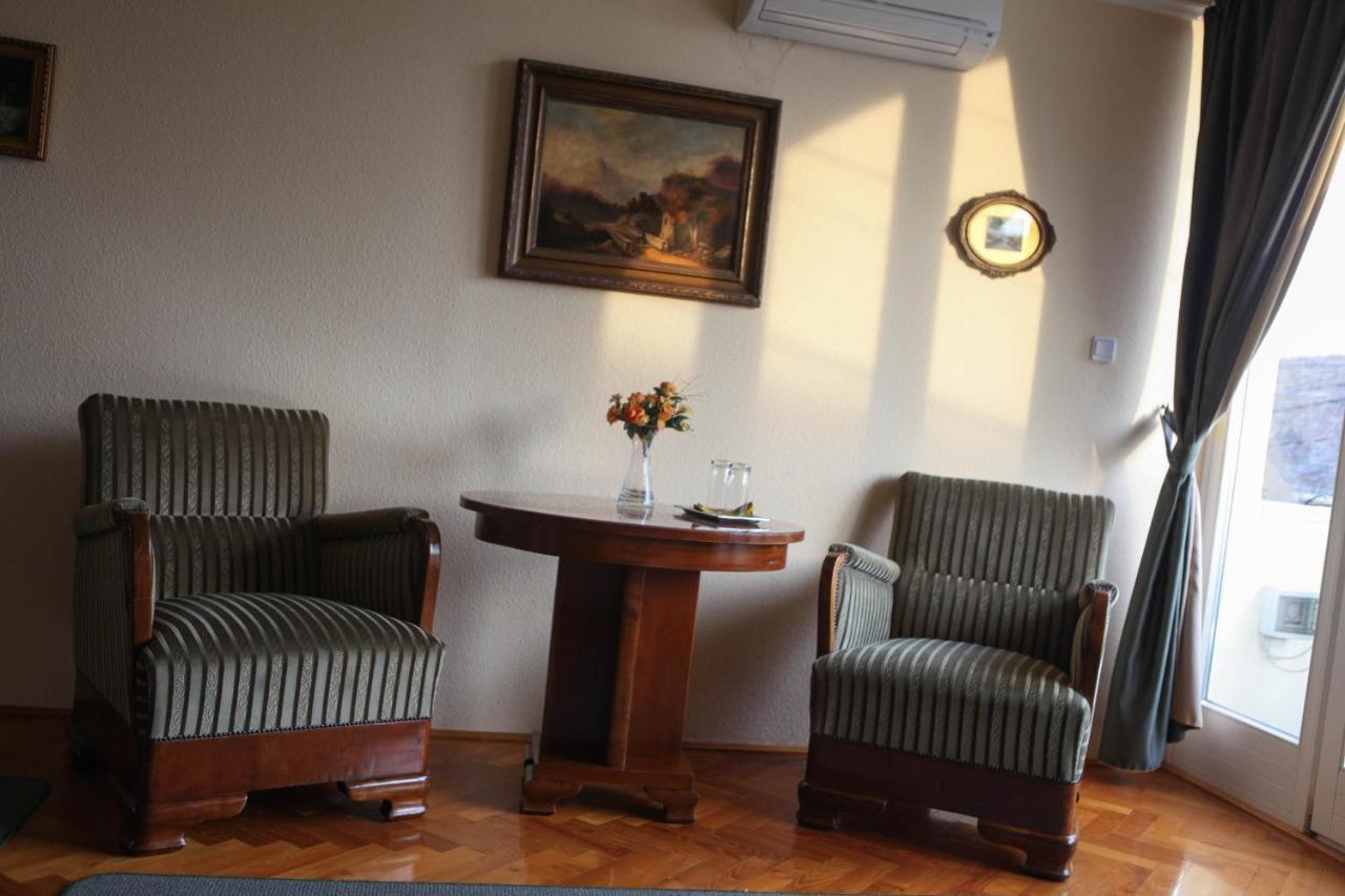 Barokk Antik Guest House Кечкемет Номер фото
