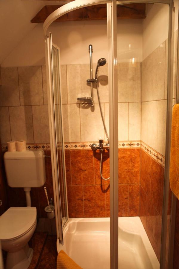 Barokk Antik Guest House Кечкемет Номер фото