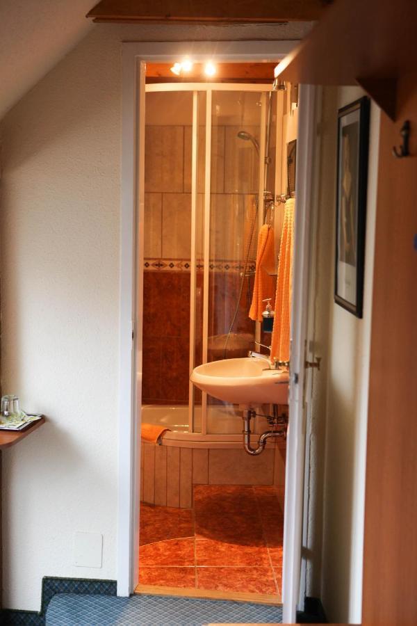 Barokk Antik Guest House Кечкемет Номер фото