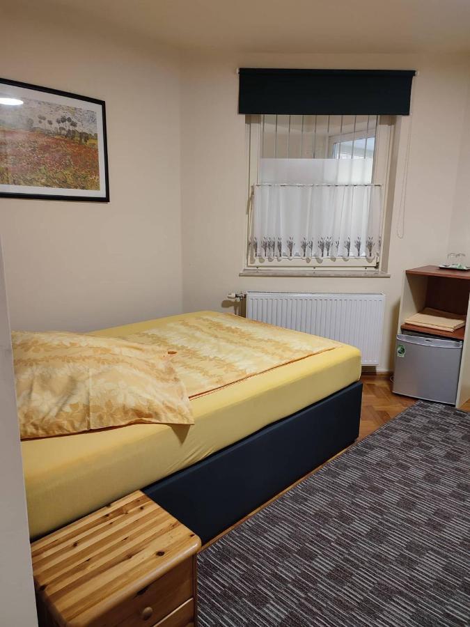 Barokk Antik Guest House Кечкемет Экстерьер фото