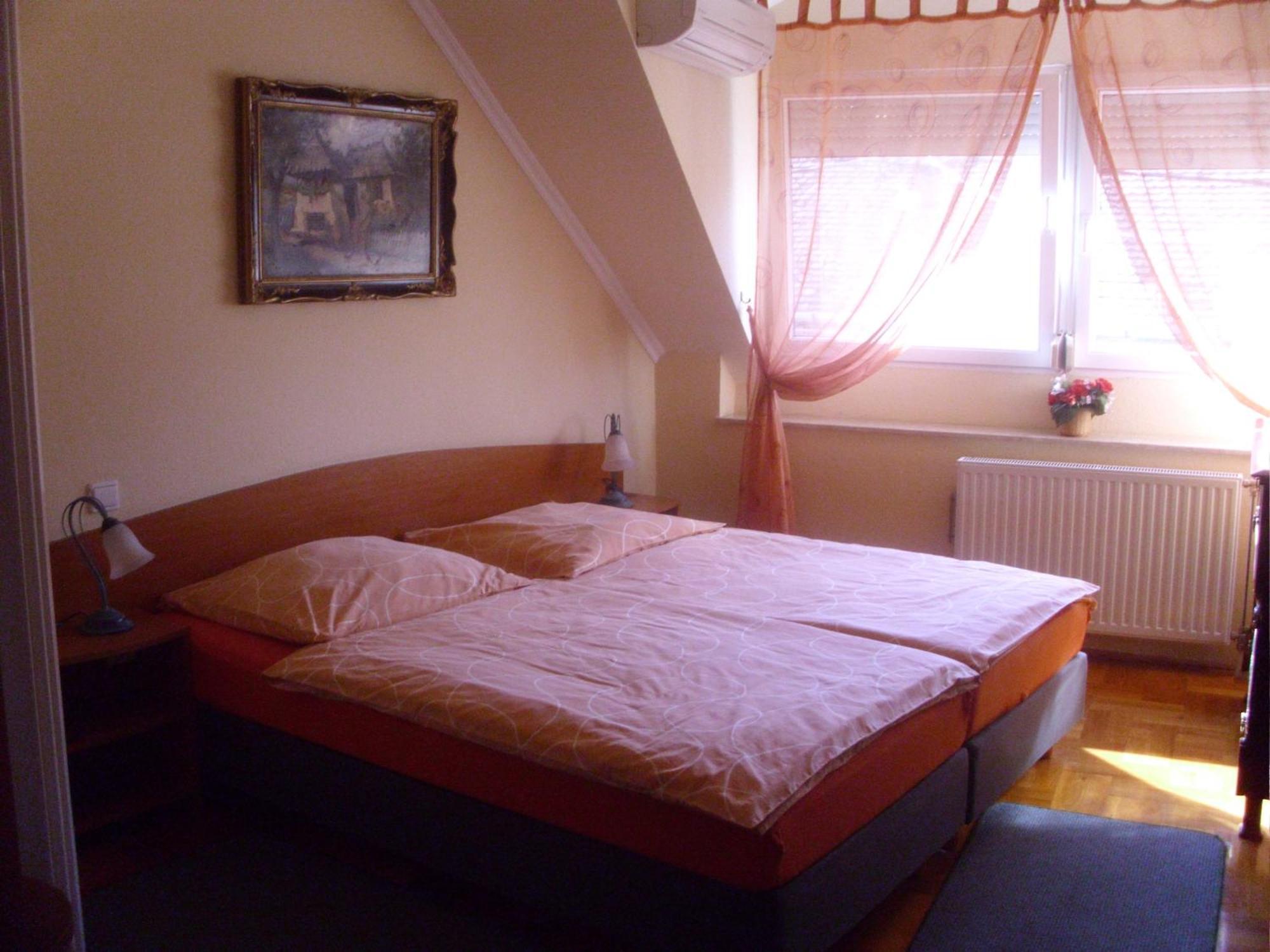 Barokk Antik Guest House Кечкемет Номер фото